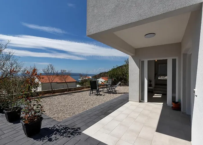 Holiday Home L & B Makarska