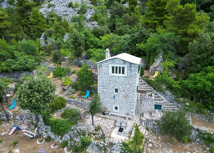 Holiday Home Dalmatinska Kuca